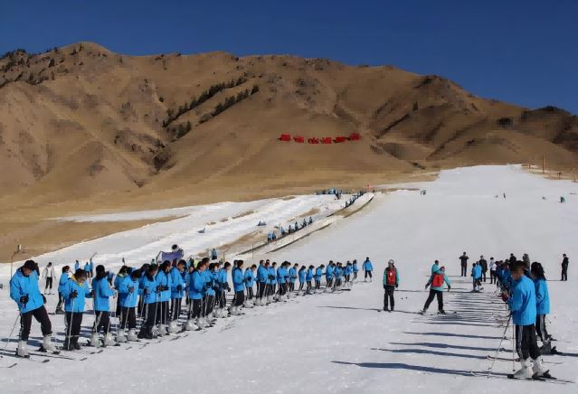 研学掠影——集体滑雪